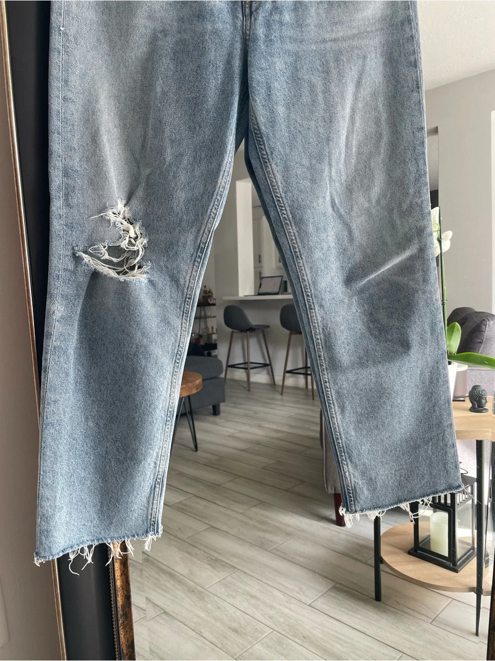 Citizens Of Humanity Light Distress Wash Daphne Crop Jeans - Picture 3 of 8